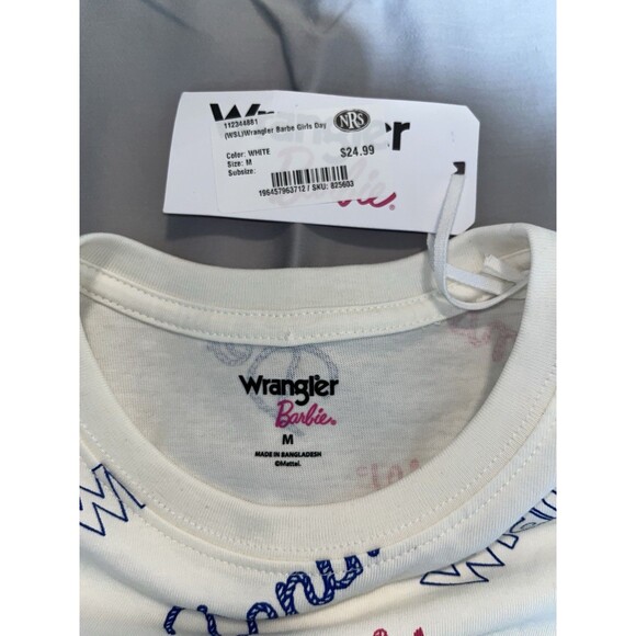 Size M Womens Juniors Wrangler Barbie Daydreams Shirt NWT - Picture 3 of 5